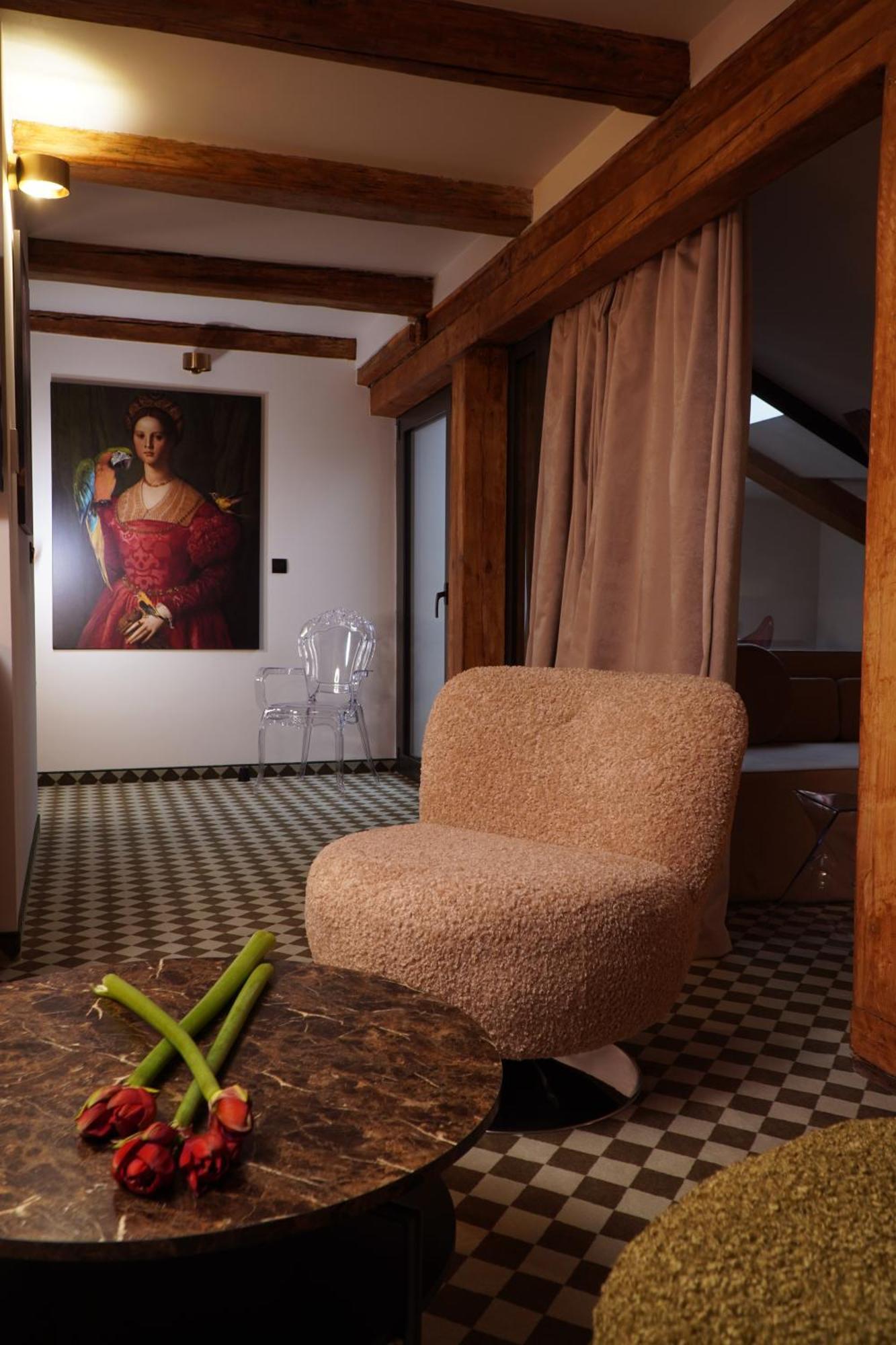 Hotel Pietryna 罗兹 外观 照片