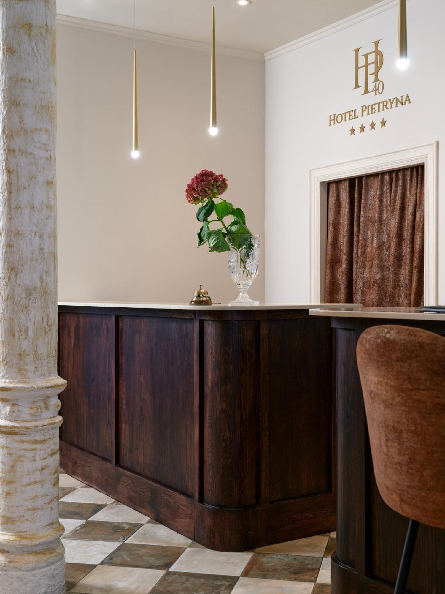 Hotel Pietryna 罗兹 外观 照片