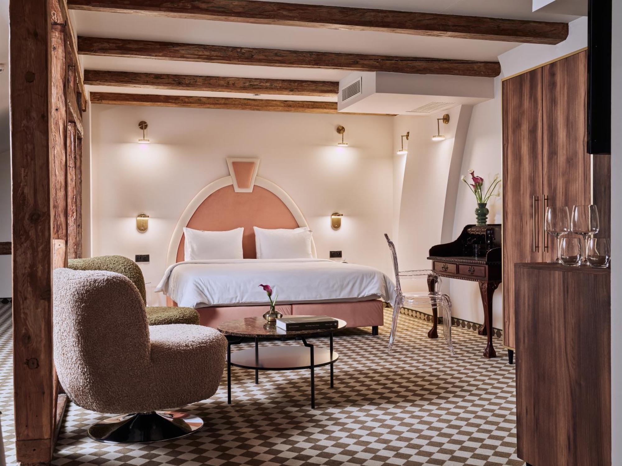 Hotel Pietryna 罗兹 外观 照片